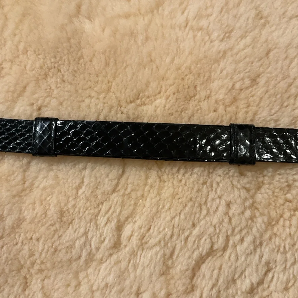 Vintage Alexis Kirk black leather and gold buckle belt - Picture 8 of 12